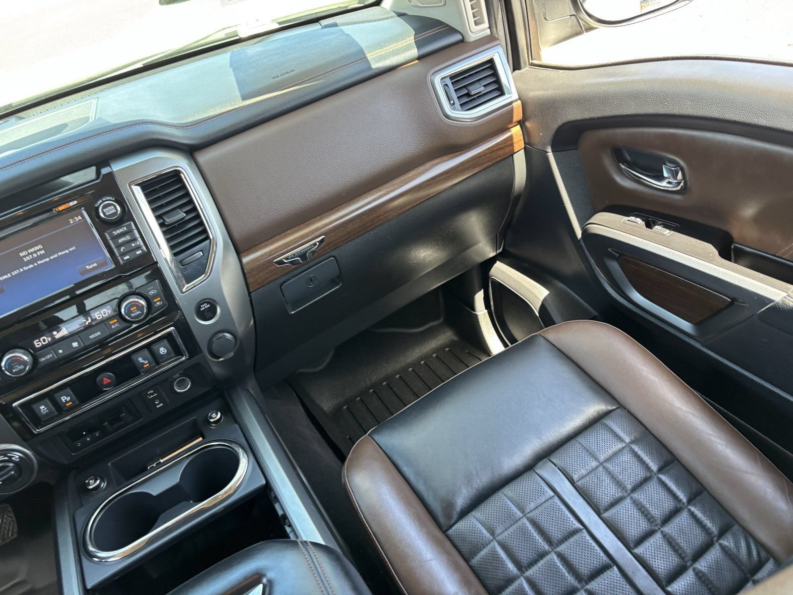 Used 2018 Nissan Titan Platinum Reserve w/ Platinum Utility Package AWD/4WD image 17