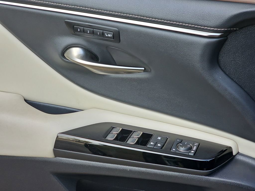 Certified 2023 Lexus ES 300h w/ Premium Package FWD image 30