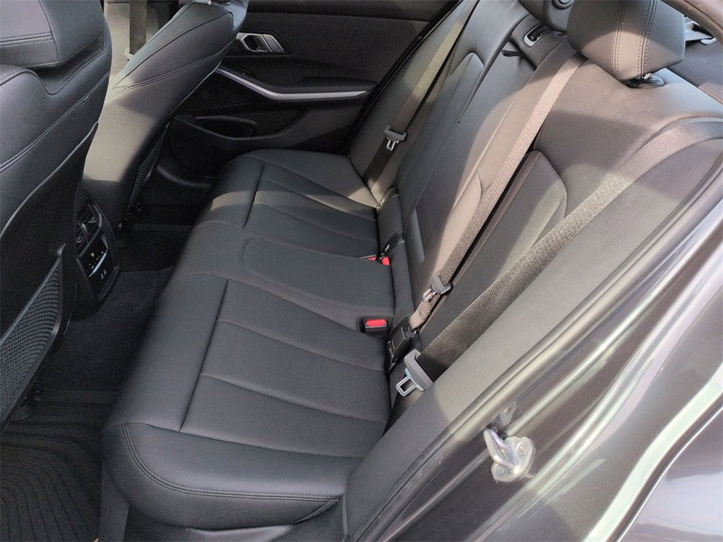 Used 2021 BMW 330i xDrive Sedan w/ Convenience Package image 21