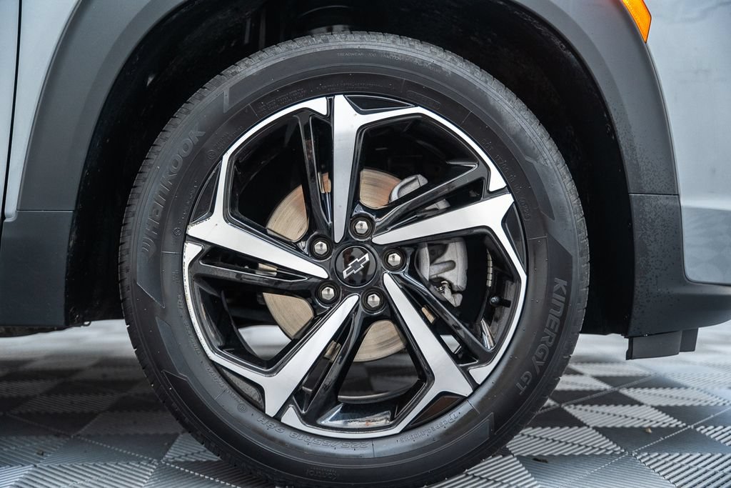 Used 2023 Chevrolet TrailBlazer RS w/ Sun and Liftgate Package FWD image 21