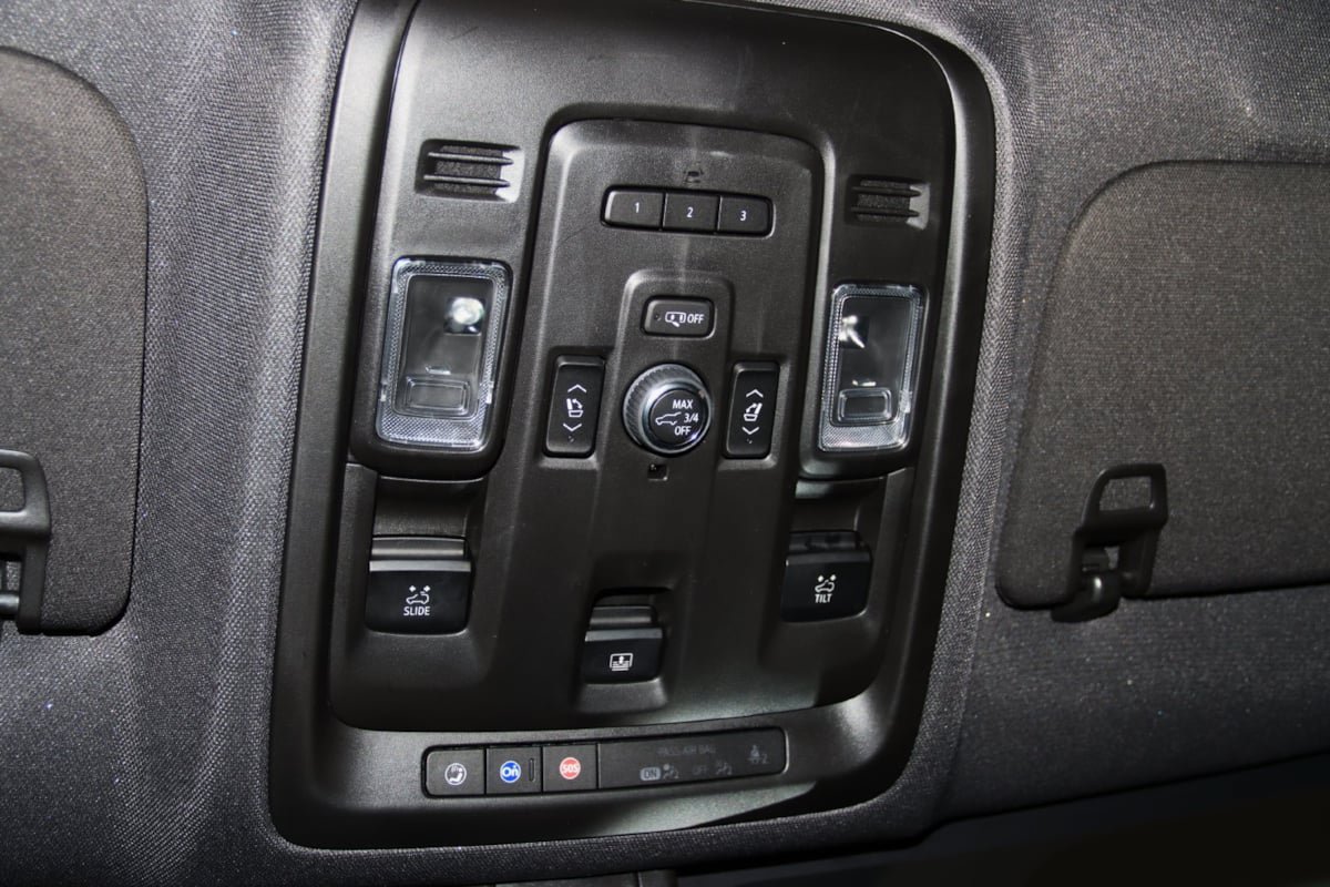 Used 2022 Chevrolet Tahoe RST w/ Luxury Package AWD/4WD image 45