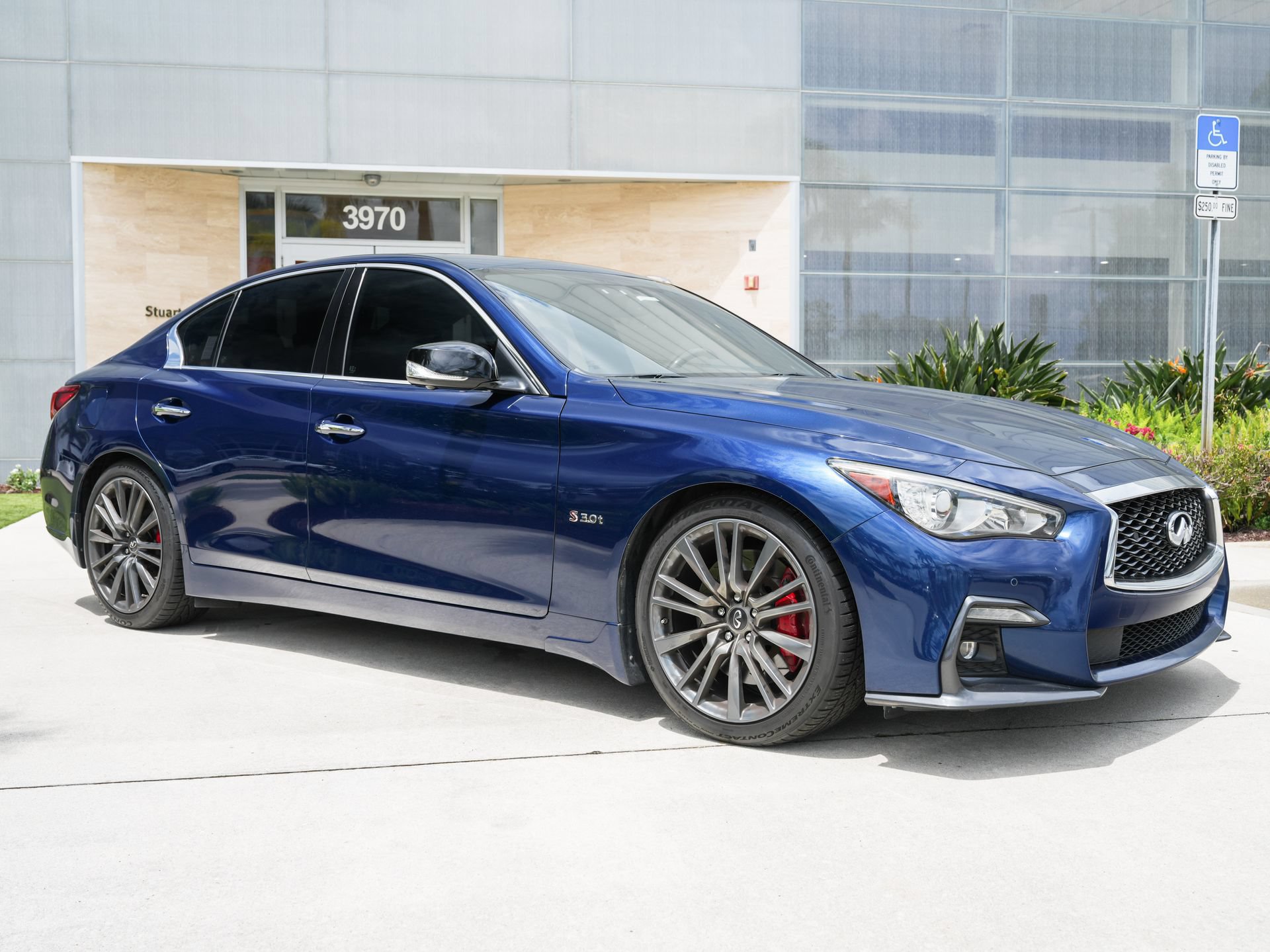 Used 2018 INFINITI Q50 Red Sport 400 w/ Sensory Package (Sport) AWD/4WD image 4