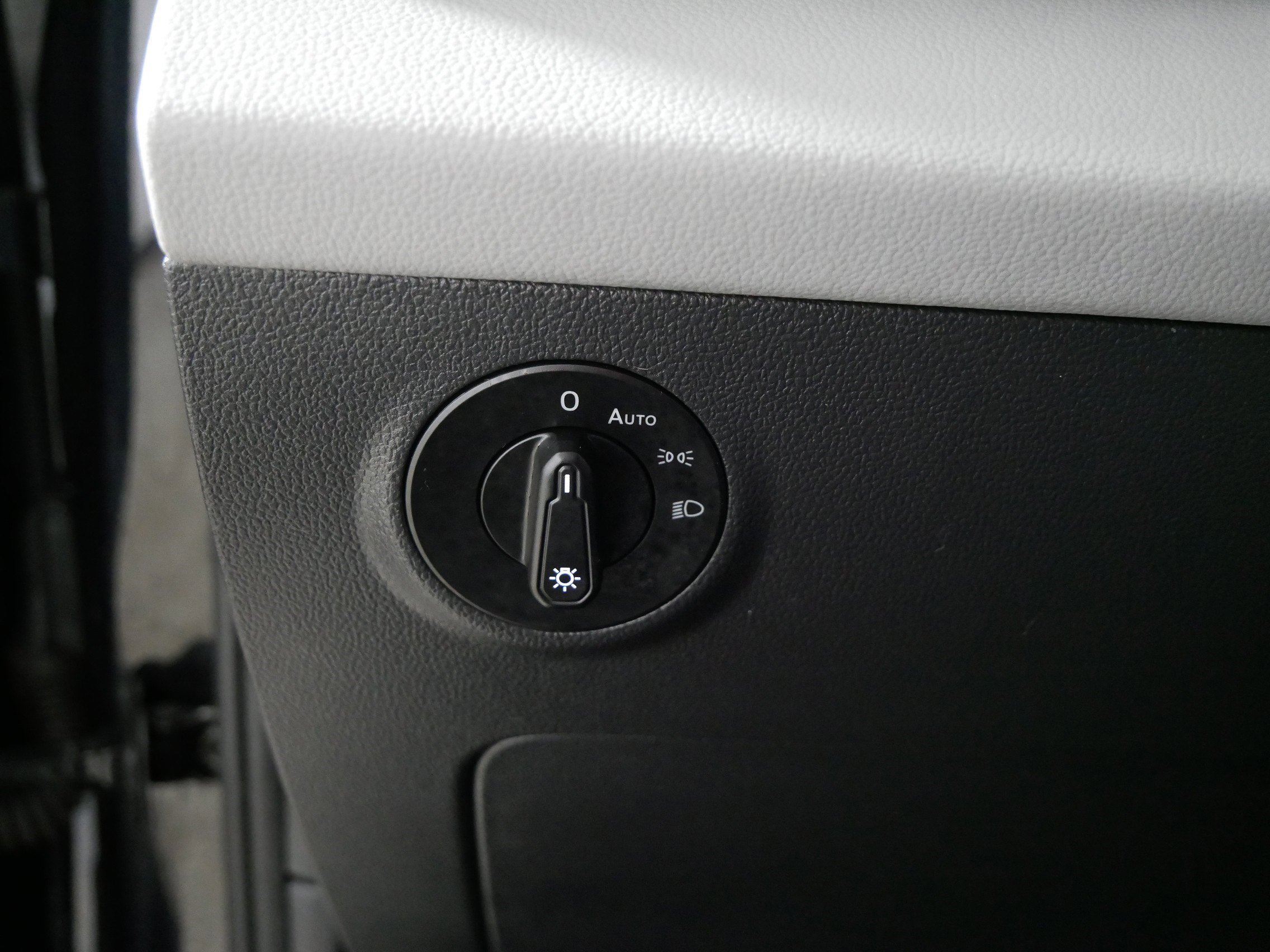 Used 2023 Volkswagen Taos SE image 26