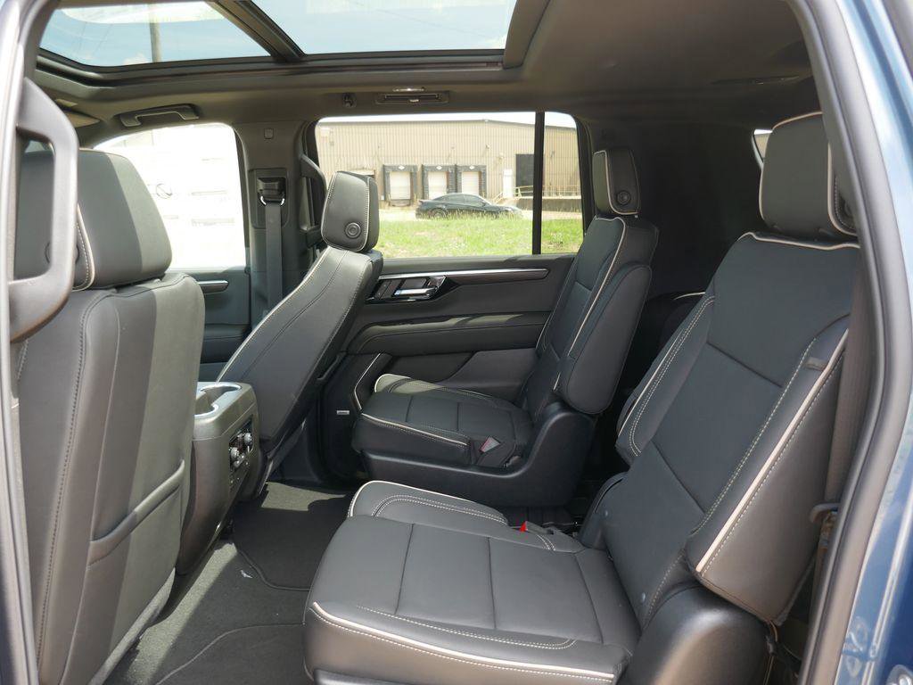 New 2026 Chevrolet Suburban Premier AWD/4WD image 13