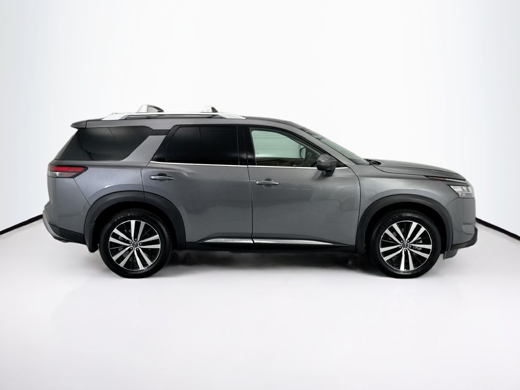 Used 2024 Nissan Pathfinder Platinum w/ Cargo Package FWD image 4