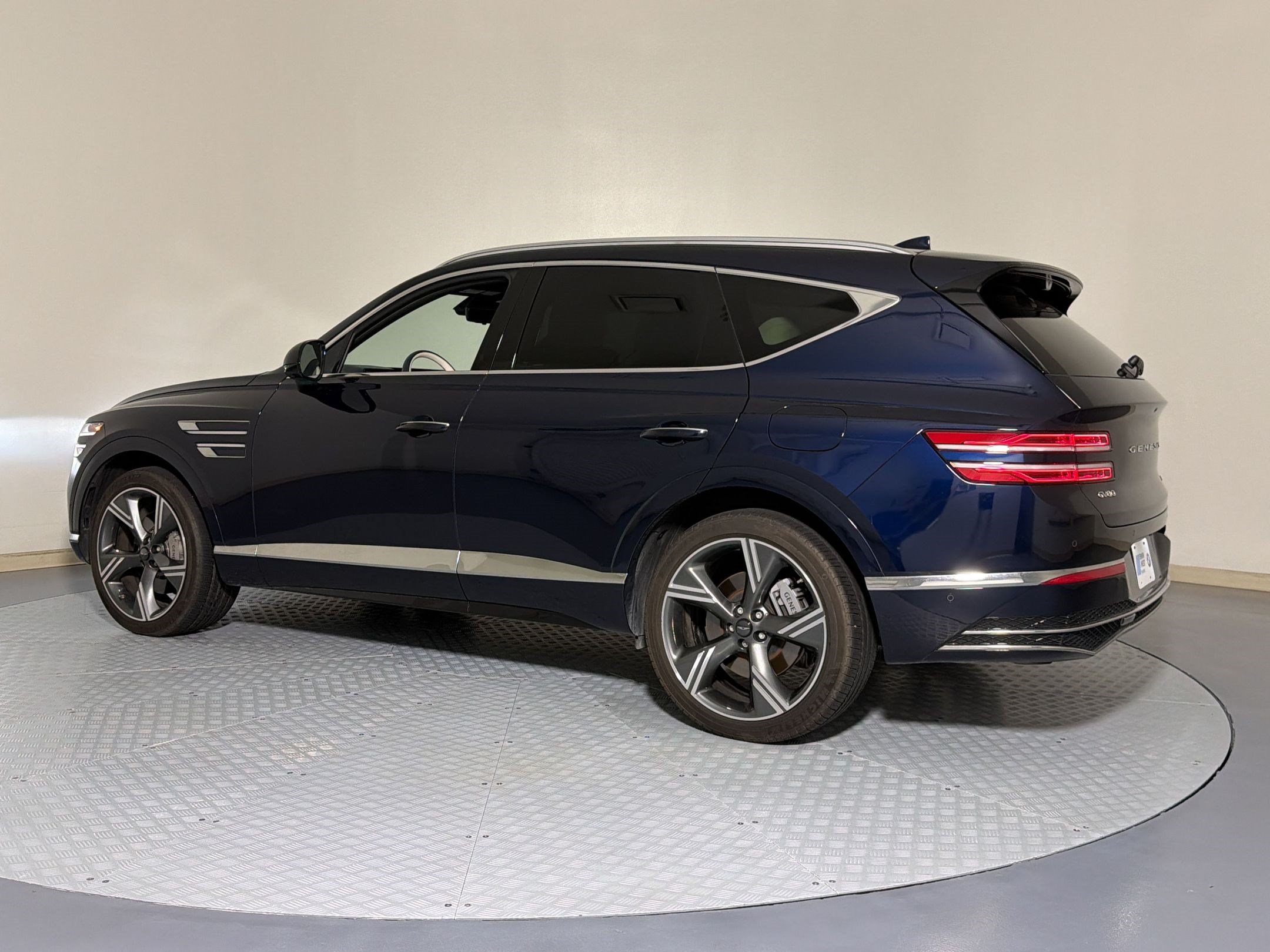Used 2025 Genesis GV80 3.5T Prestige AWD/4WD image 2