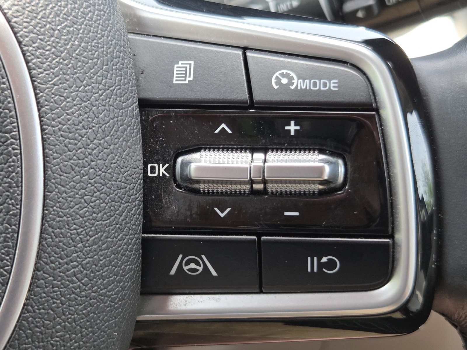 Used 2021 Kia Sorento S FWD image 10