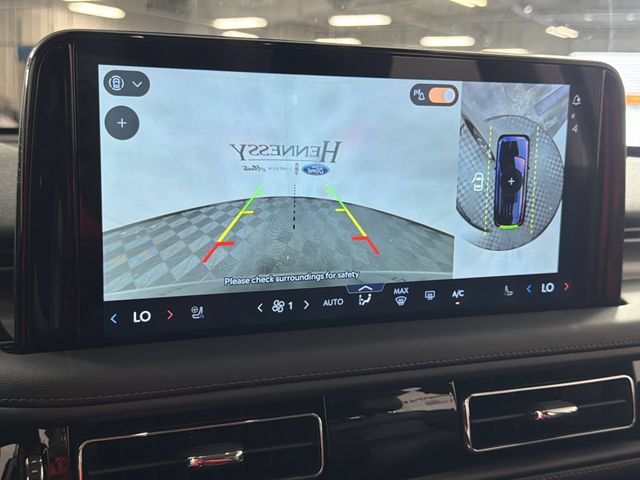 Used 2026 Lincoln Aviator AWD image 3