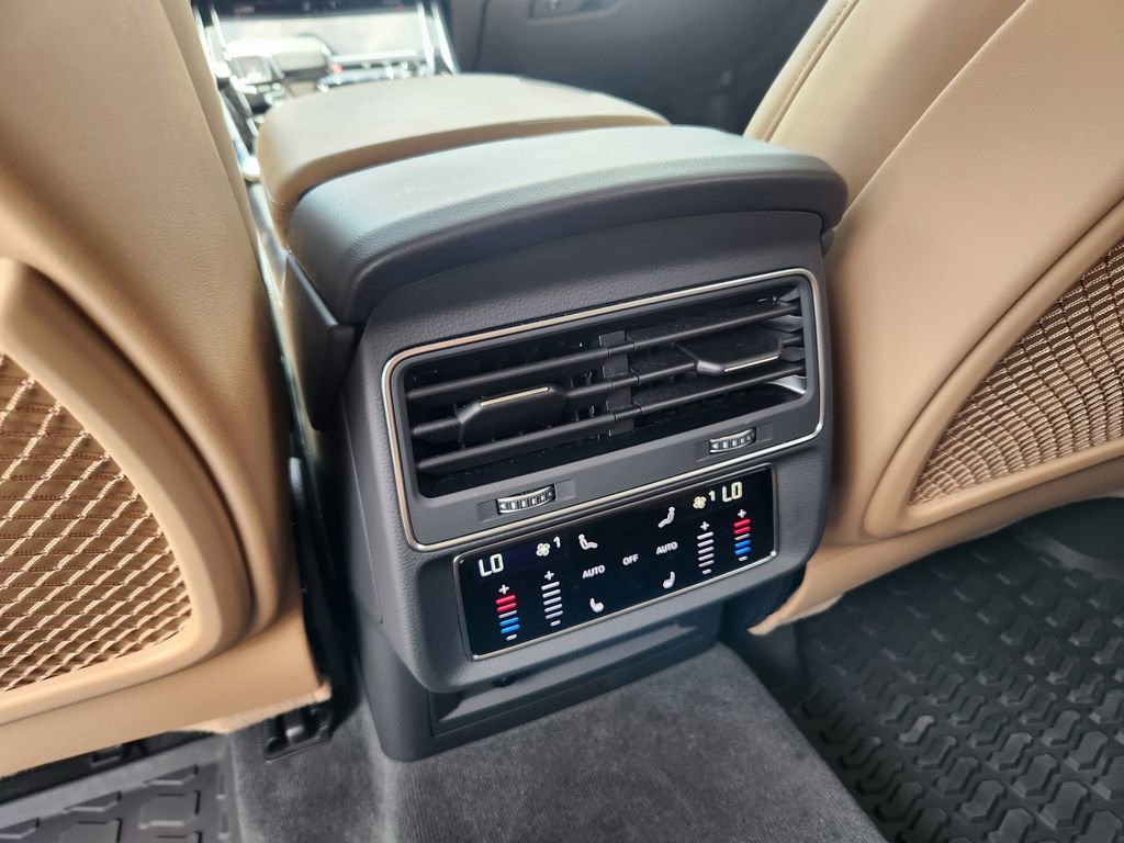 Used 2025 Audi Q8 Prestige w/ Prestige Package AWD/4WD image 31