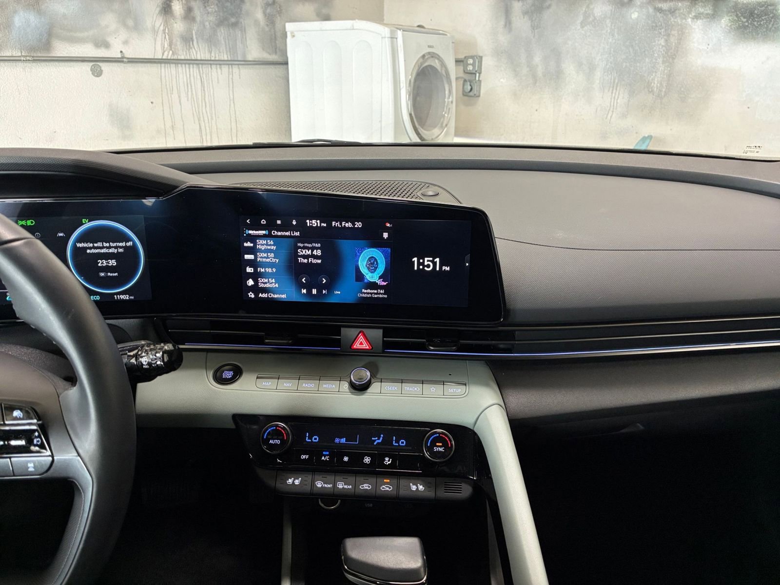 Used 2025 Hyundai Elantra Limited FWD image 17