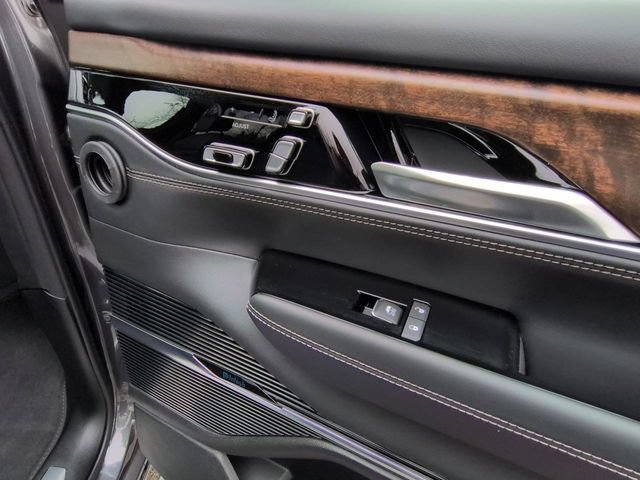 Used 2023 Jeep Grand Wagoneer L 4WD image 29