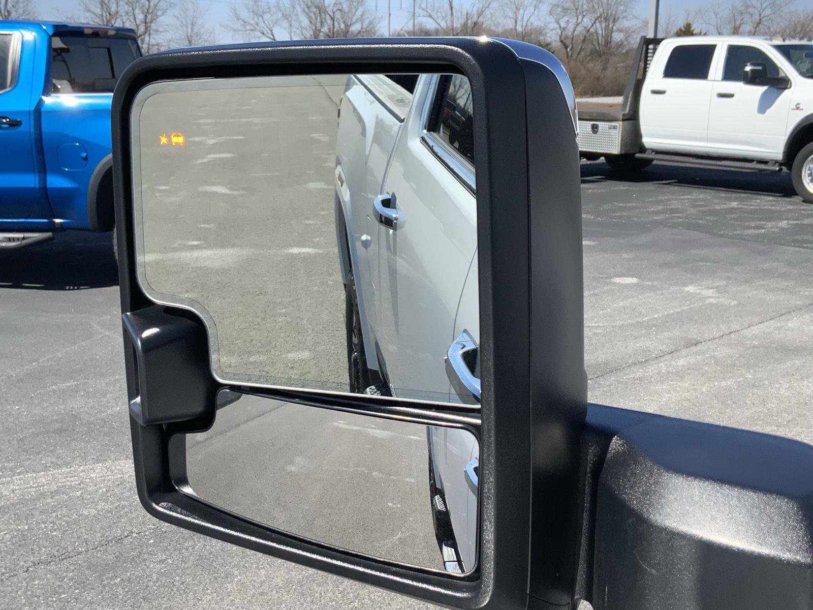 Used 2024 GMC Sierra 3500 Denali AWD/4WD image 28