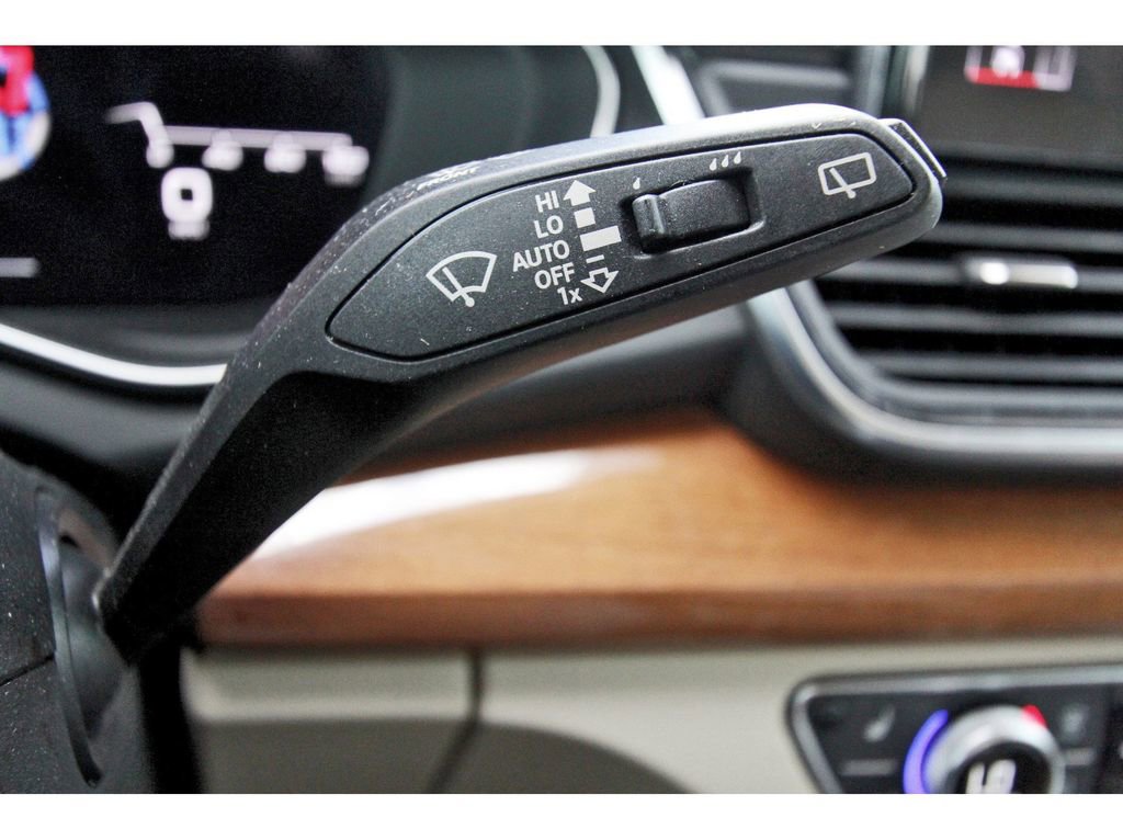 Used 2021 Audi Q5 2.0T Premium Plus w/ Premium Plus Package image 17