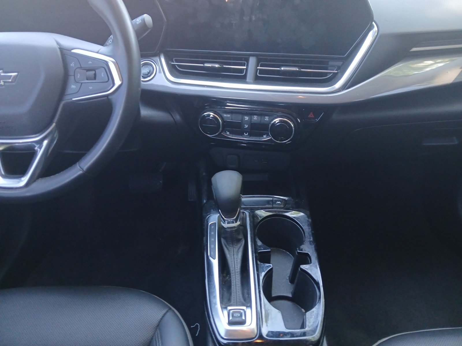 Used 2024 Chevrolet Trax ACTIV w/ Sunroof Package FWD image 11