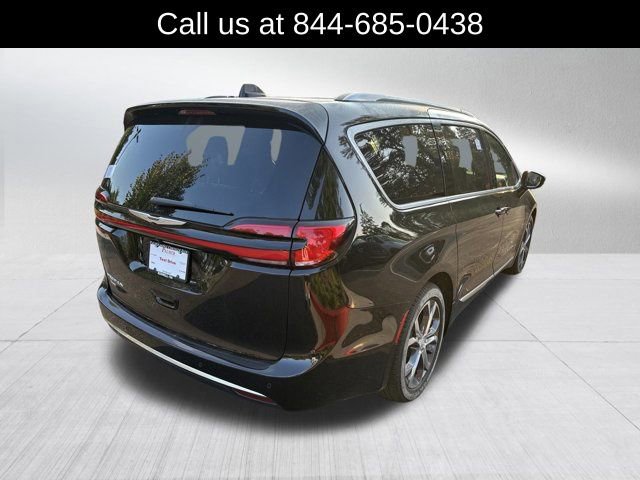 New 2026 Chrysler Pacifica Pinnacle image 5