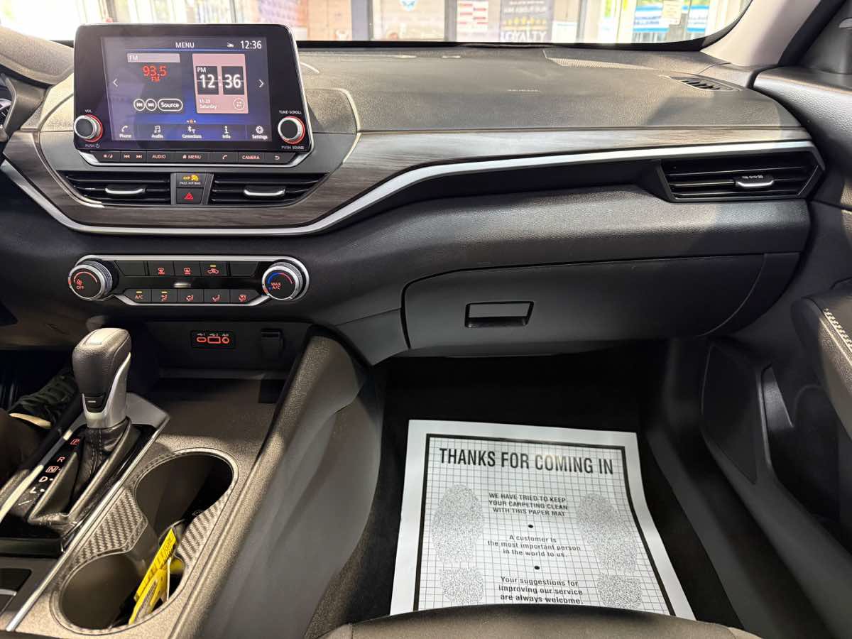 Used 2025 Nissan Altima 2.5 SV AWD/4WD image 19