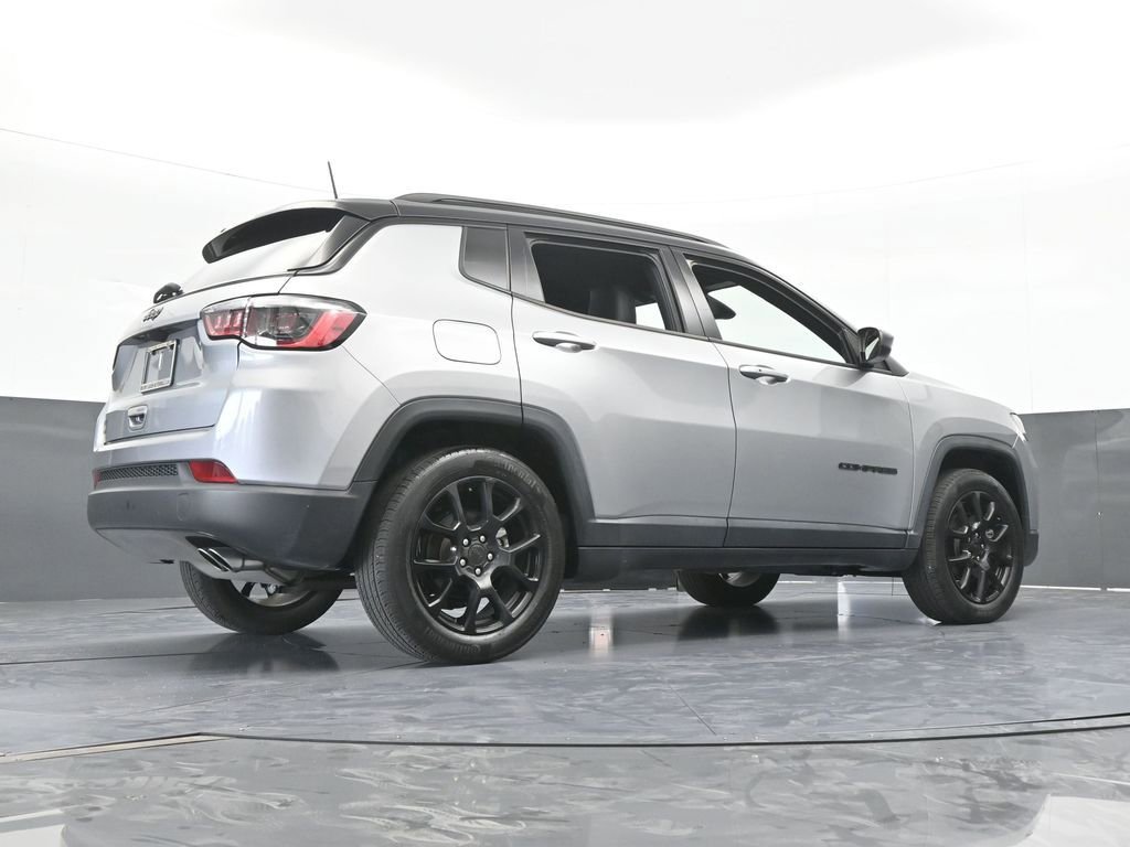 Used 2022 Jeep Compass Latitude FWD image 55