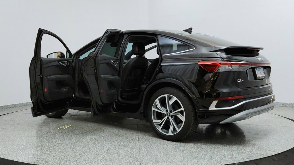 Used 2024 Audi Q4 e-tron Premium w/ Convenience Package image 10