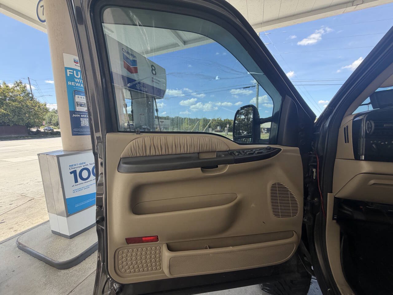 Used 2007 Ford F250 Lariat AWD/4WD image 11