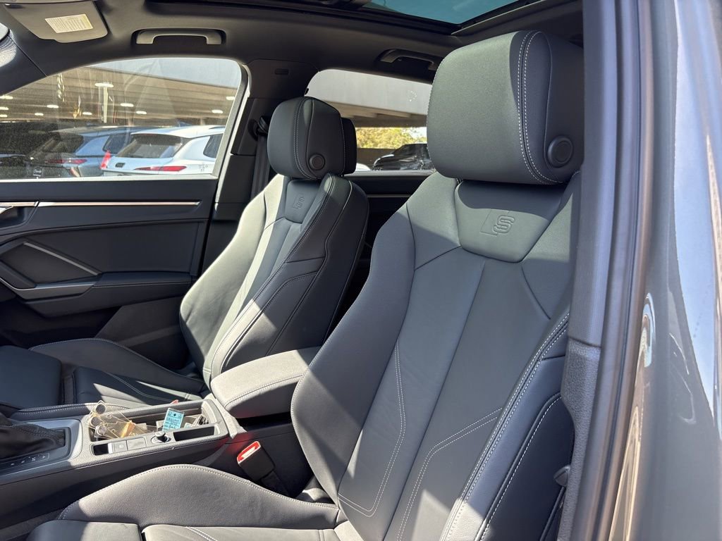 Used 2025 Audi Q3 2.0T Premium w/ Convenience Package image 13