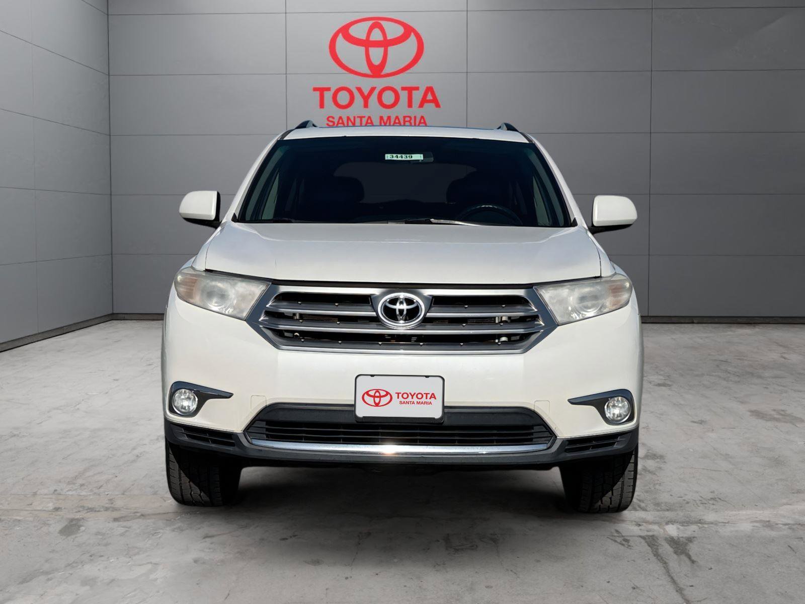 Used 2011 Toyota Highlander SE w/ Tow Pkg image 3
