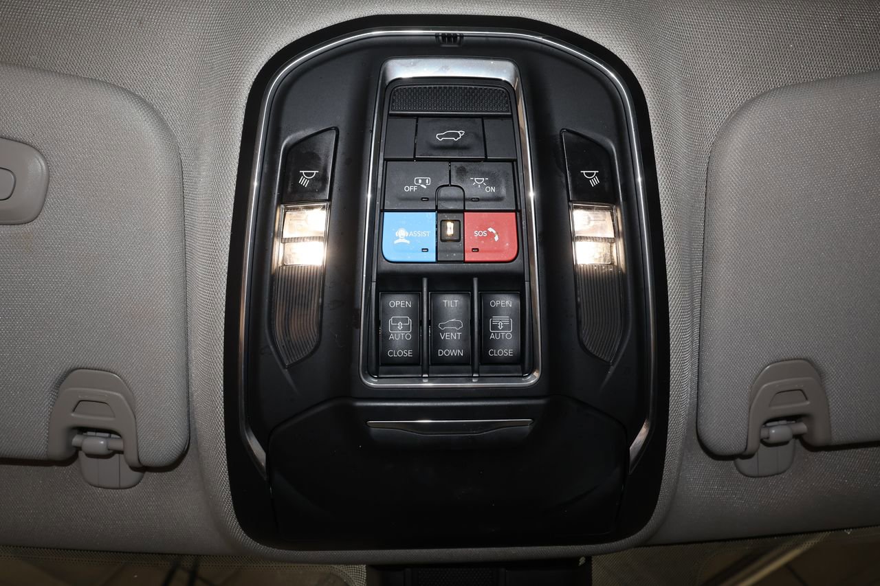 Used 2023 Jeep Wagoneer Series III w/ Premium Group I image 34