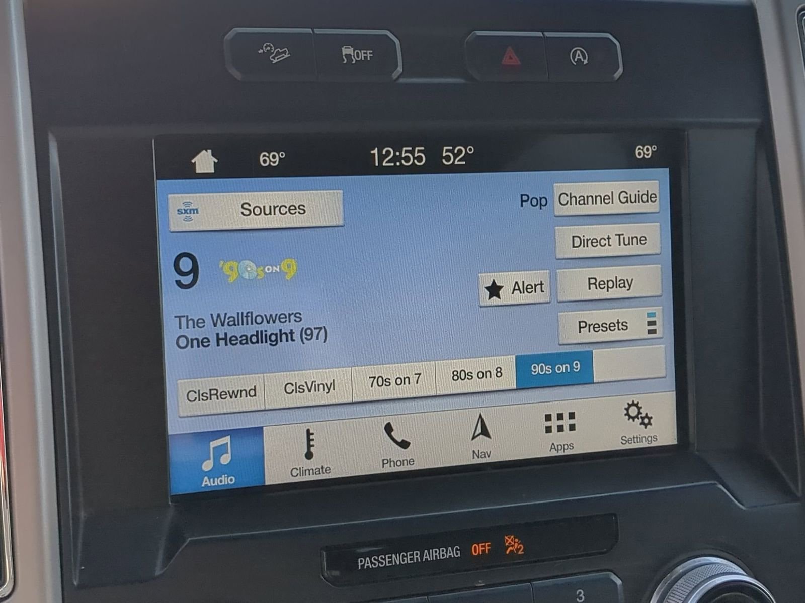 Used 2018 Ford F150 Lariat w/ Equipment Group 502A Luxury image 39