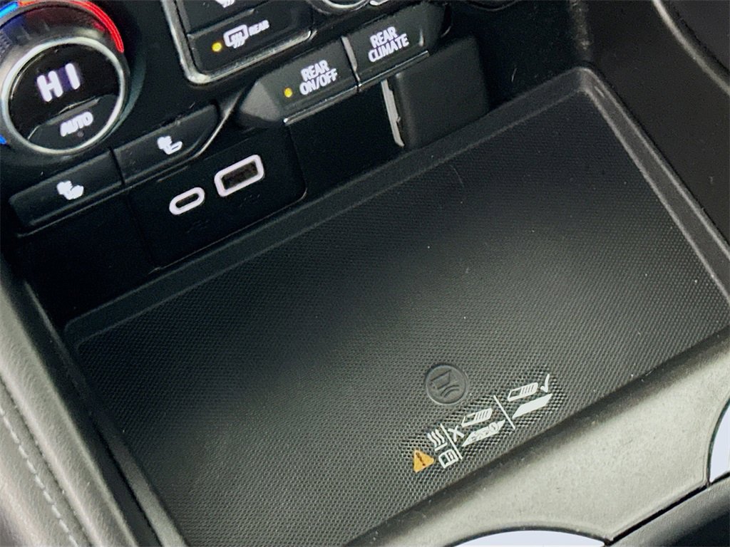 Used 2021 Chevrolet Suburban LT image 32