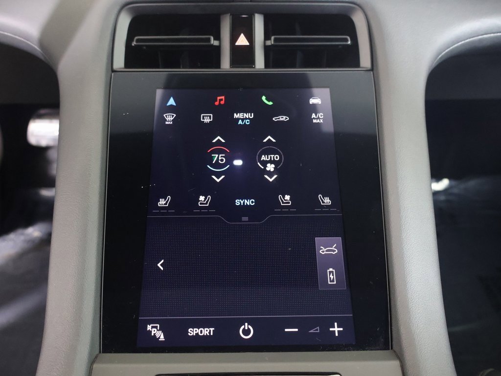 Used 2024 Porsche Taycan image 3