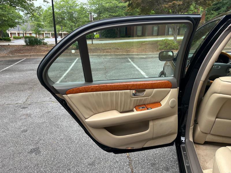 Used 2005 Lexus LS 430 RWD image 16