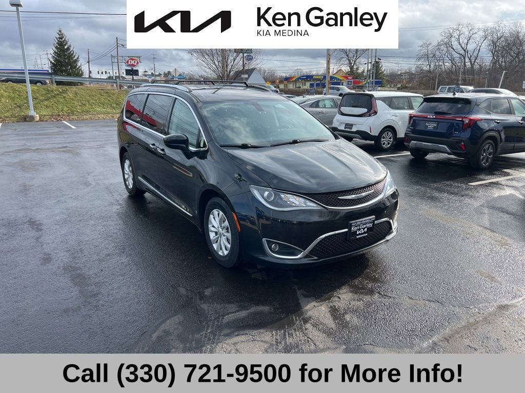 Used 2018 Chrysler Pacifica Touring-L w/ Premium Audio Group image 6