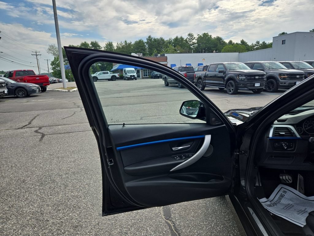 Used 2018 BMW 340i xDrive Sedan AWD/4WD image 5