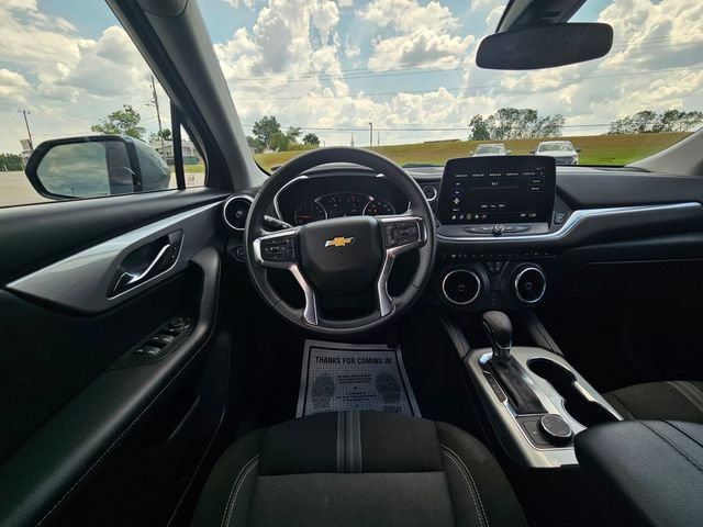 Used 2025 Chevrolet Blazer LT AWD/4WD image 13