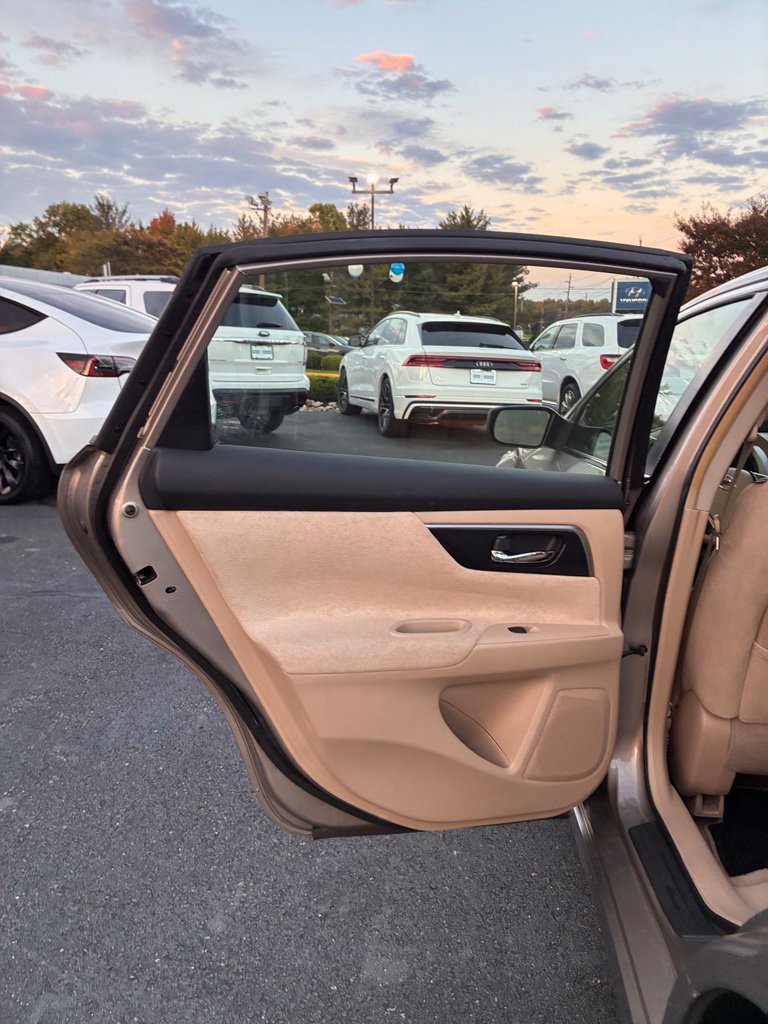 Used 2013 Nissan Altima 2.5 S FWD image 25