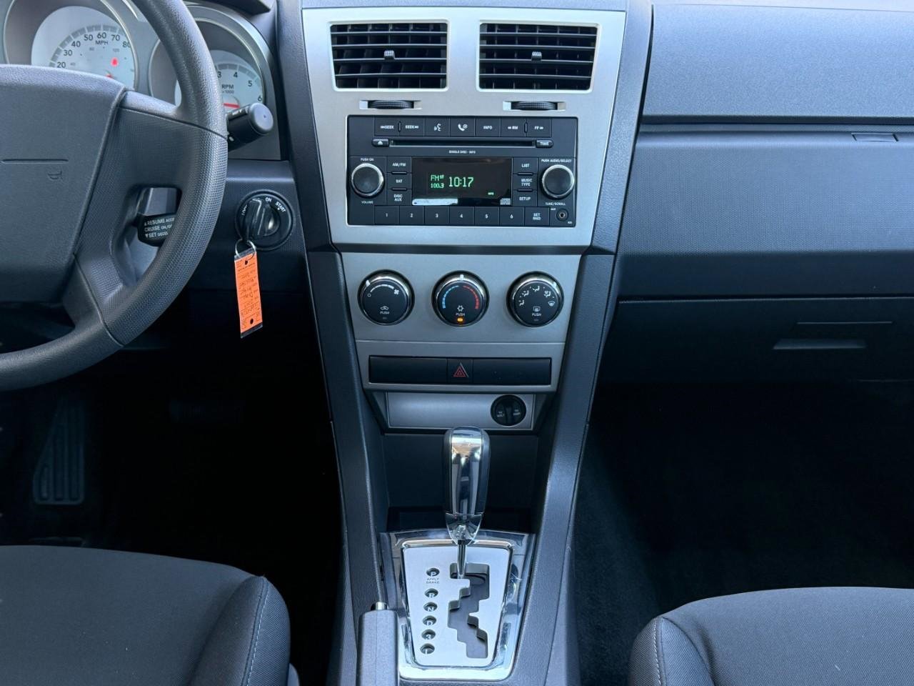 Used 2009 Dodge Avenger SE FWD image 26