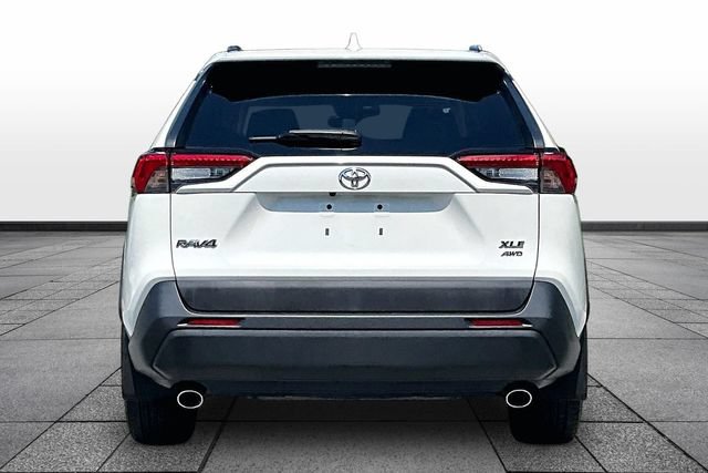 Used 2021 Toyota RAV4 XLE Premium AWD/4WD image 8