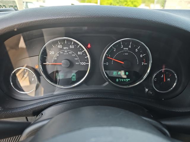 Used 2015 Jeep Wrangler Unlimited Sahara w/ Connectivity Group AWD/4WD image 21