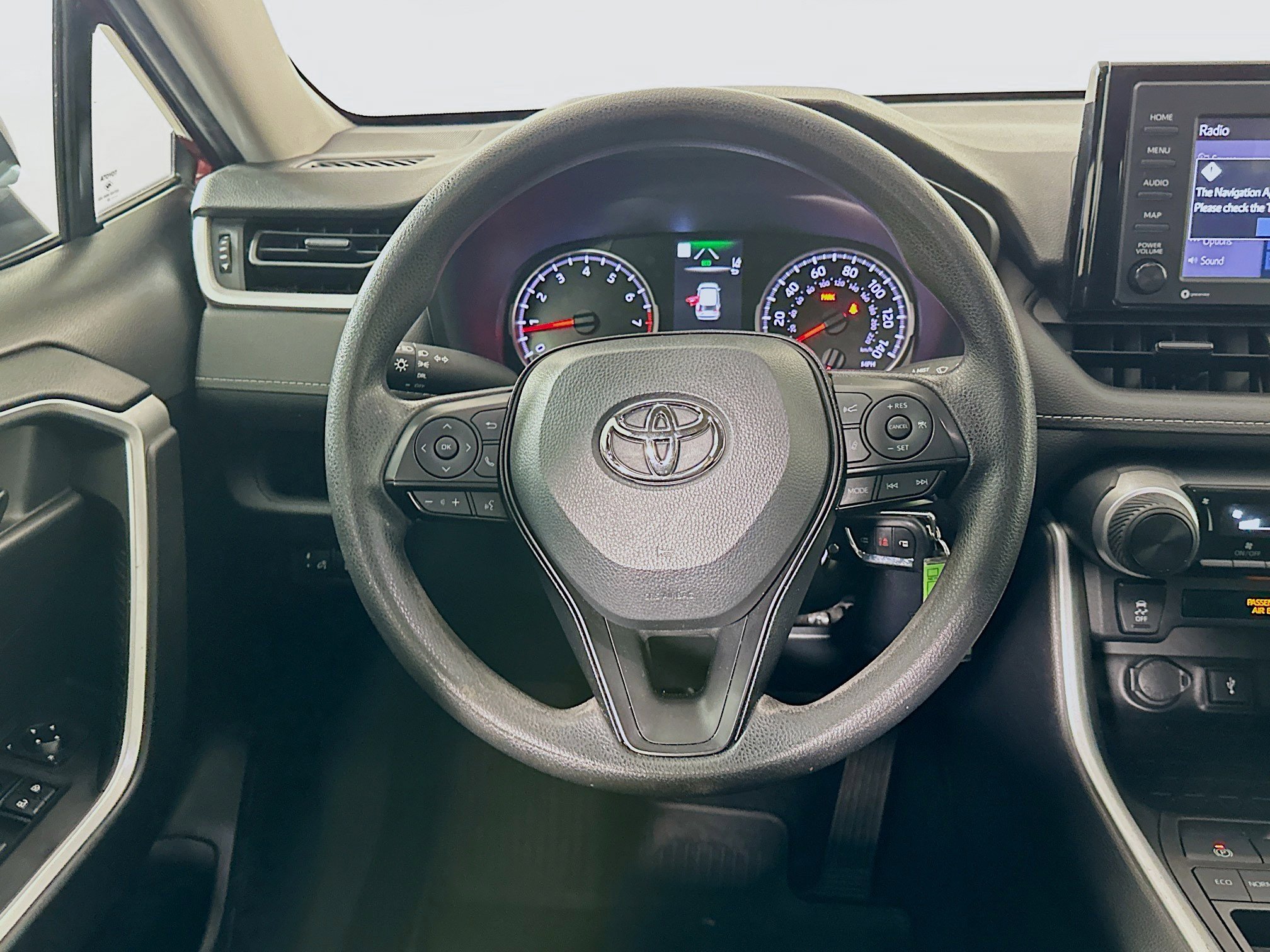 Used 2022 Toyota RAV4 LE image 17