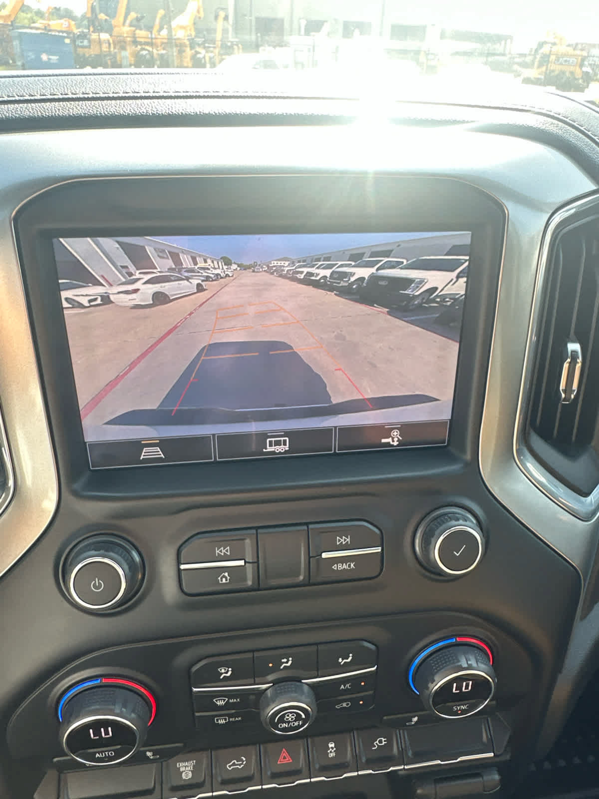 Used 2021 Chevrolet Silverado 2500 LTZ AWD/4WD image 32