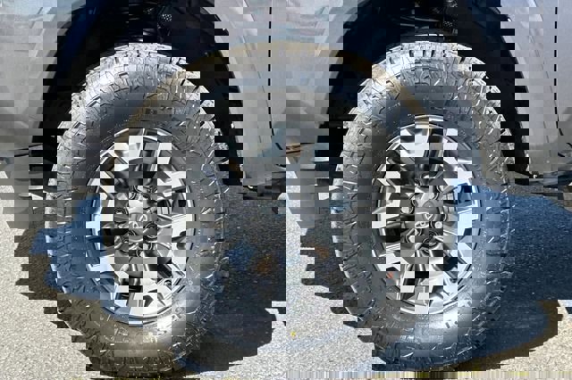 Used 2021 Toyota Tacoma TRD Sport w/ Technology Package image 28