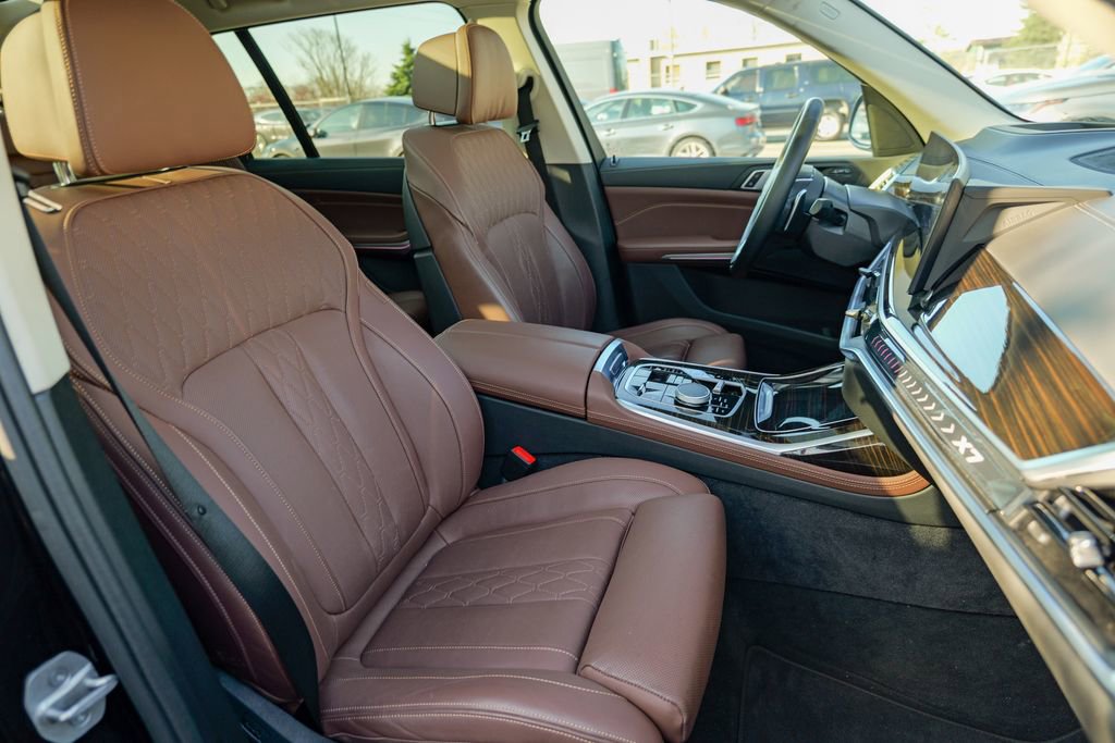Used 2024 BMW X7 xDrive40i w/ Climate Comfort Package AWD/4WD image 41