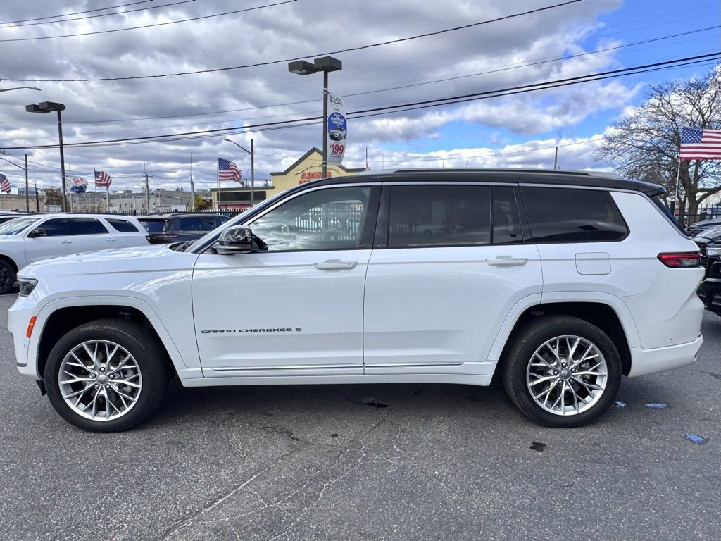 Certified 2022 Jeep Grand Cherokee L Summit w/ Luxury Tech Group V image 4