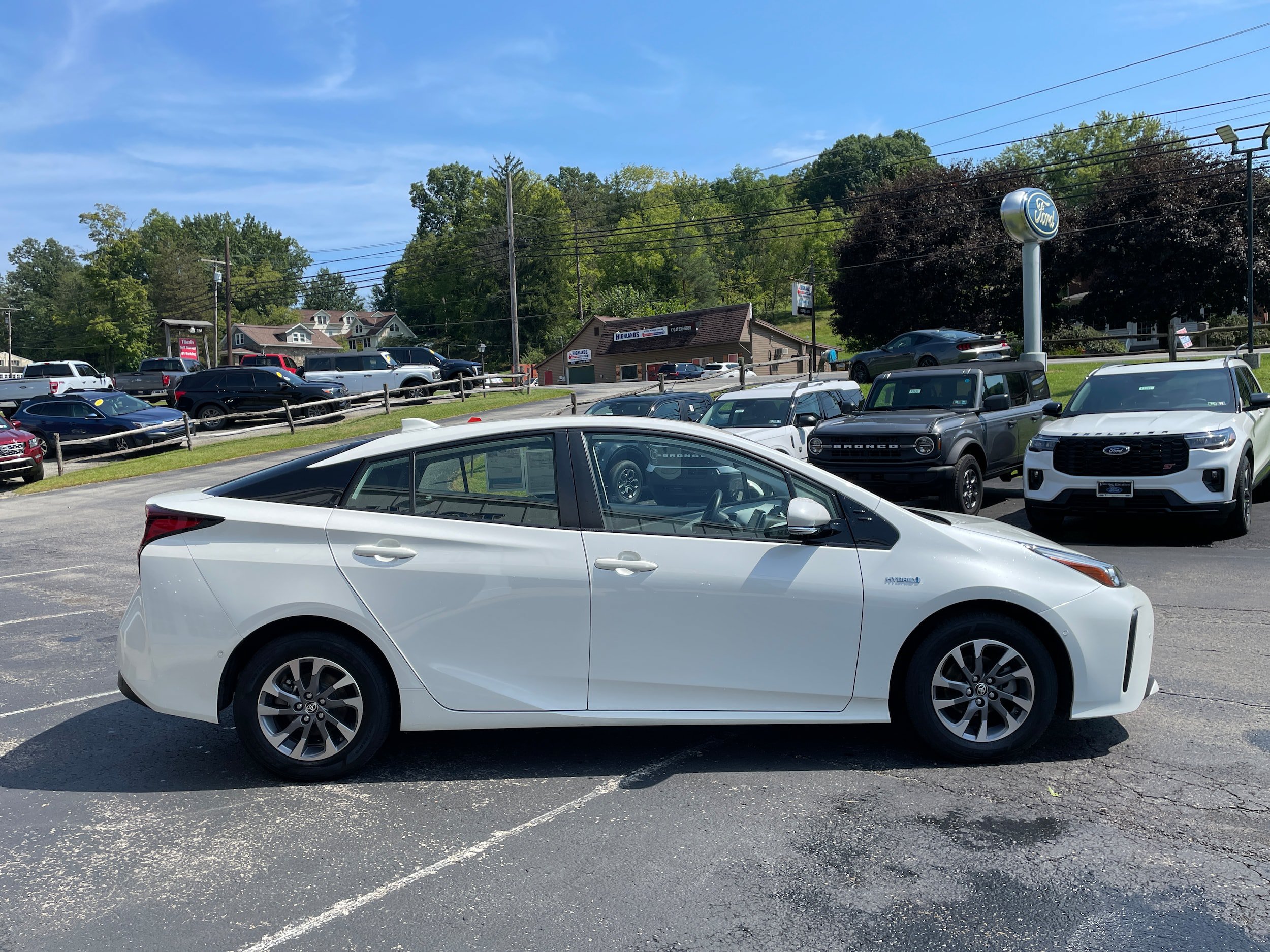 Used 2019 Toyota Prius Limited FWD image 4