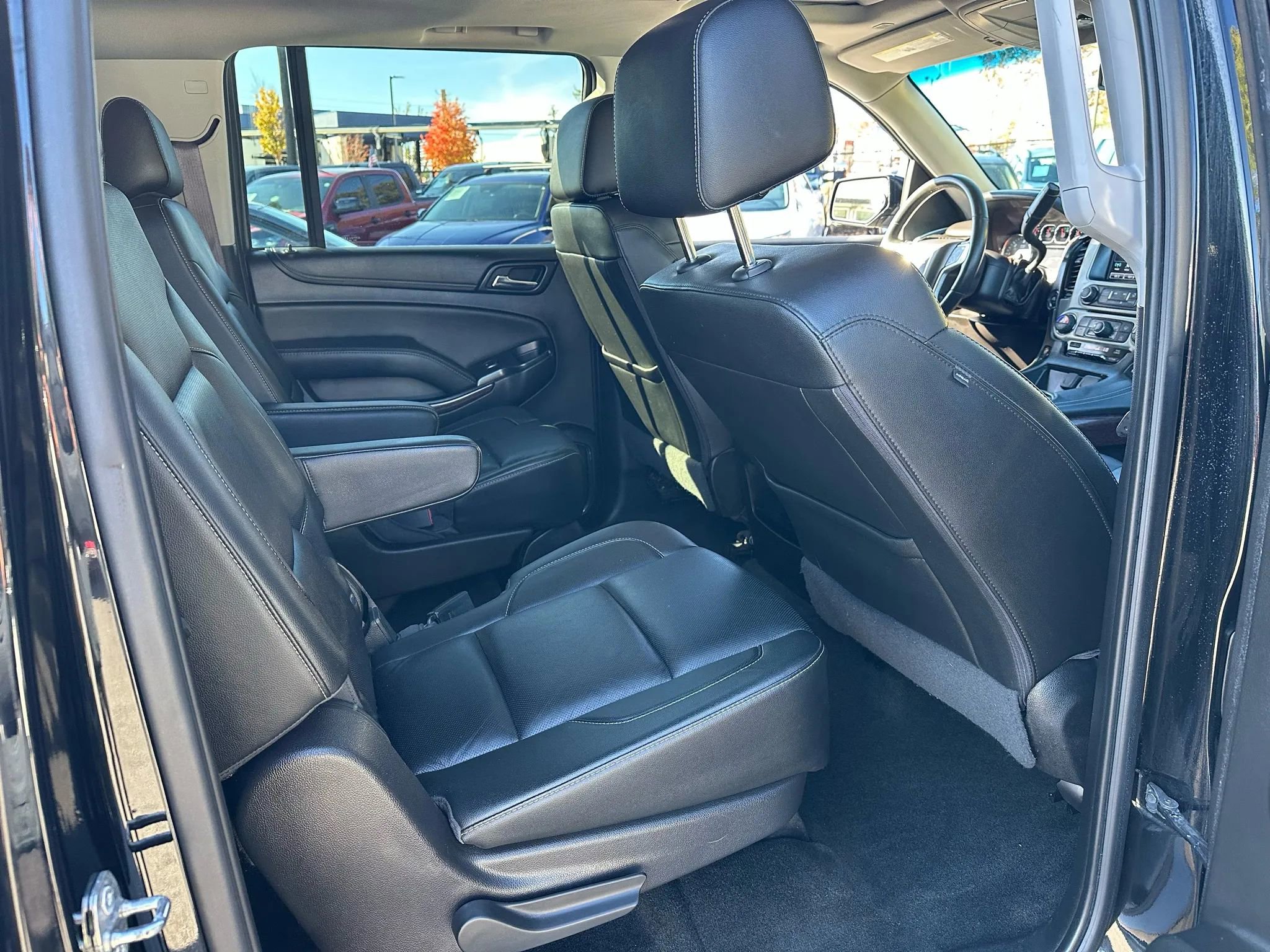 Used 2017 GMC Yukon XL SLT w/ Premium Edition image 29