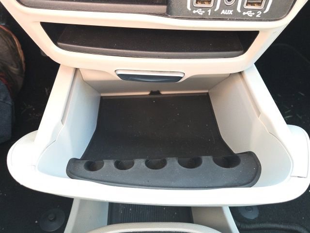 Used 2023 Chrysler Pacifica Touring-L image 38