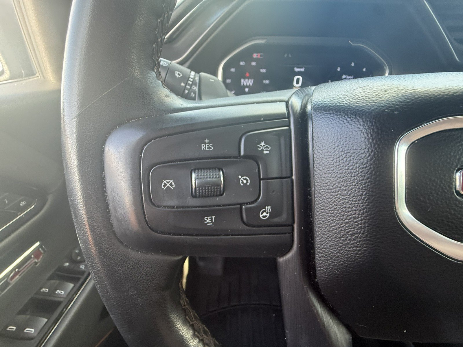 Used 2024 GMC Sierra 1500 AT4 w/ Technology Package AWD/4WD image 21