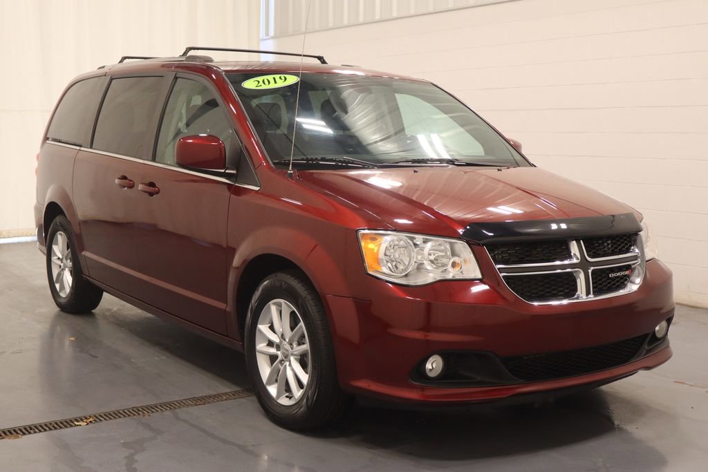 Certified 2019 Dodge Grand Caravan SXT FWD image 2