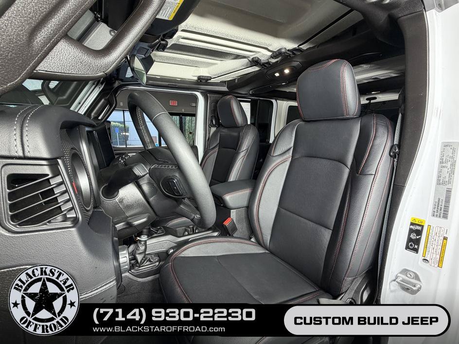 Used 2025 Jeep Wrangler Unlimited Rubicon AWD/4WD image 15