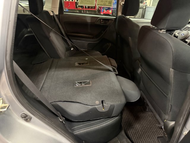 Used 2017 Subaru Forester 2.5i Premium w/ All-Weather Package AWD/4WD image 9