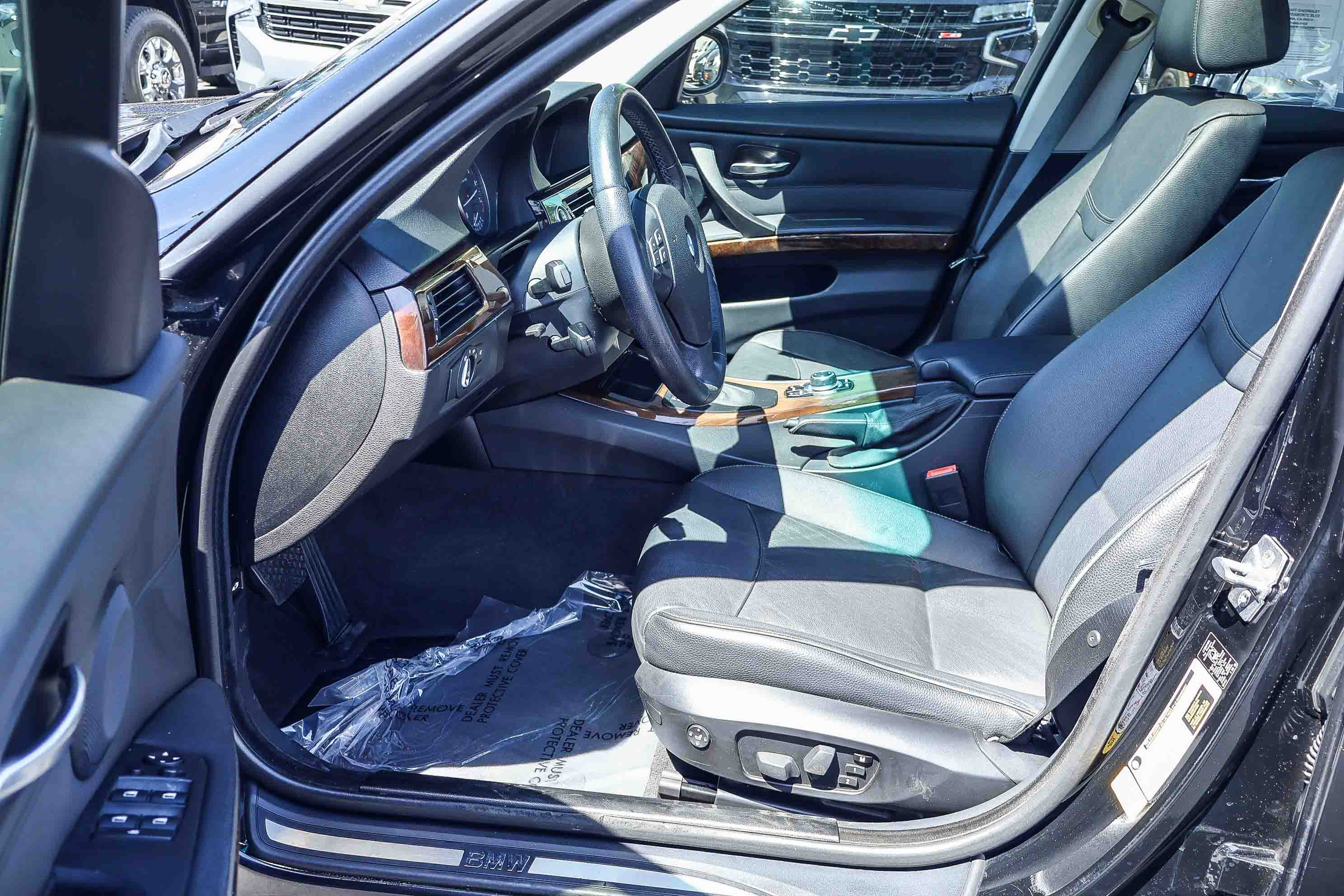 Used 2010 BMW 328i Sedan image 2